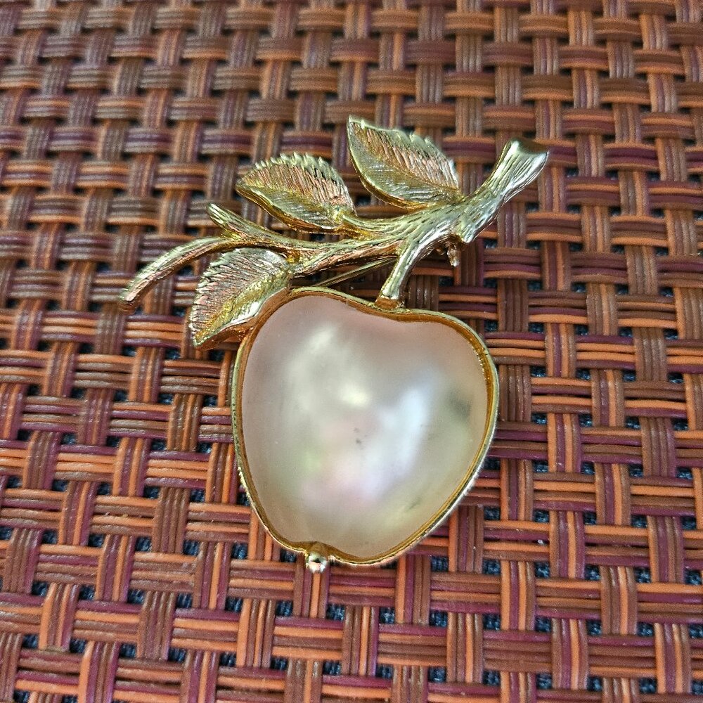 Vintage Sarah Coventry Delicious Apple Brooch